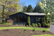 Pet friendly, walk to Saugatuck, hot tub!