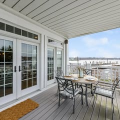 Mermaid townhouse shared pool walk to Saugatuck!