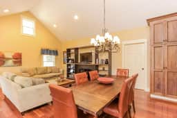 Nightingale apt with hot tub walk to Saugatuck! - Image 4