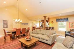 Nightingale apt with hot tub walk to Saugatuck! - Image 3