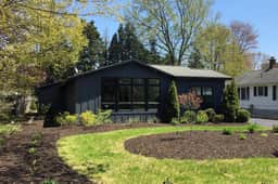Pet friendly, walk to Saugatuck, hot tub! - Image 2