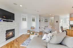 Mermaid townhouse shared pool walk to Saugatuck! - Image 5