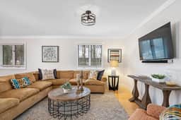 Pet friendly, game room hot tub walk to Saugatuck! - Image 4