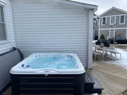Entire Inn pvt hot tub, shared pool walk to Saug! - Image 5