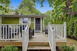 Maple Ridge Green Cottage HOT TUB! - Image 3