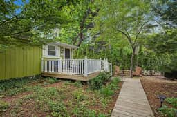 Maple Ridge Green Cottage HOT TUB! - Image 2