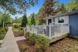 Maple Ridge Blue Cottage-HOT TUB! - Image 2