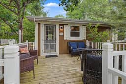 Maple Ridge Brown Cottage HOT TUB! - Image 2