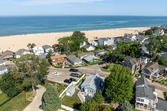 House Haven steps from North Beach walk to town! - Image 1
