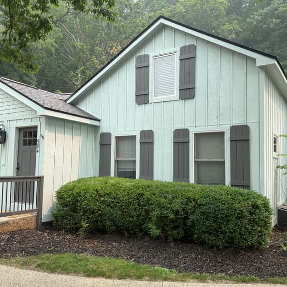Nightingale apt with hot tub walk to Saugatuck! - Image 1