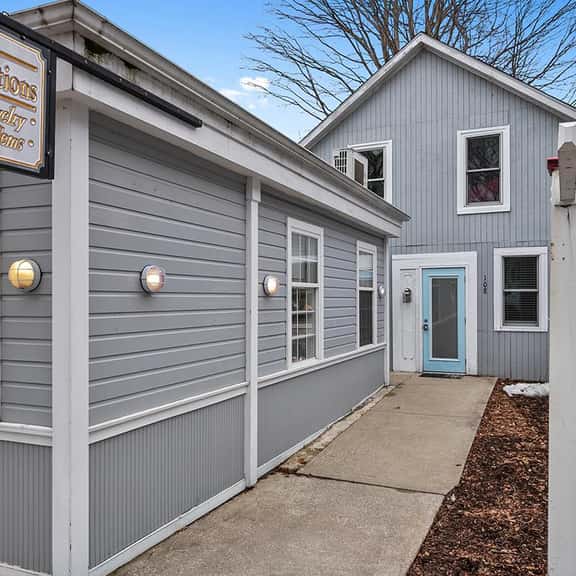 Wallys Place apt heart of Saugatuck walk anywhere! - Image 1