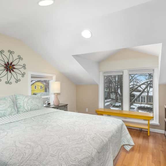 DT View apt in Heart of Saugatuck, walk anywhere! - Image 1