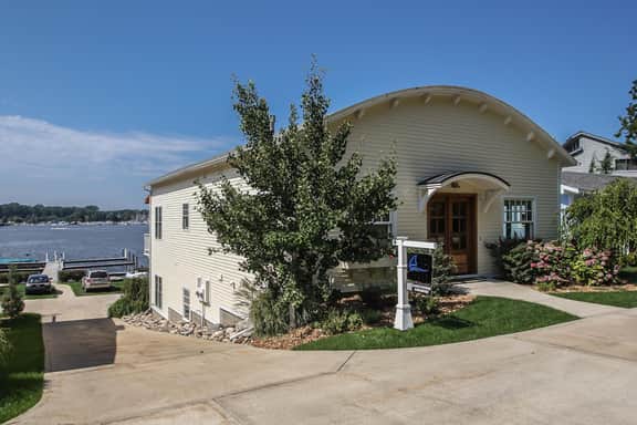 Lay By The Bay on kzoo lake dock walk to Saugatuck - Image 4