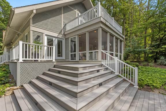 100" private beach frontage on LK MI, Hot tub - Image 5