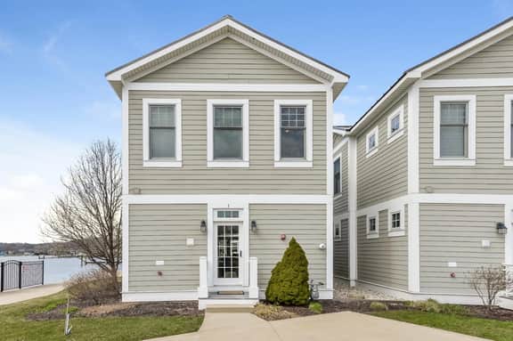 Mermaid townhouse shared pool walk to Saugatuck! - Image 2