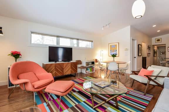 Pet friendly, walk to Saugatuck, hot tub! - Image 4