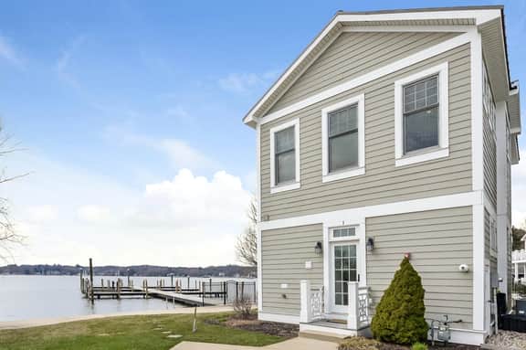 Mermaid townhouse shared pool walk to Saugatuck! - Image 3