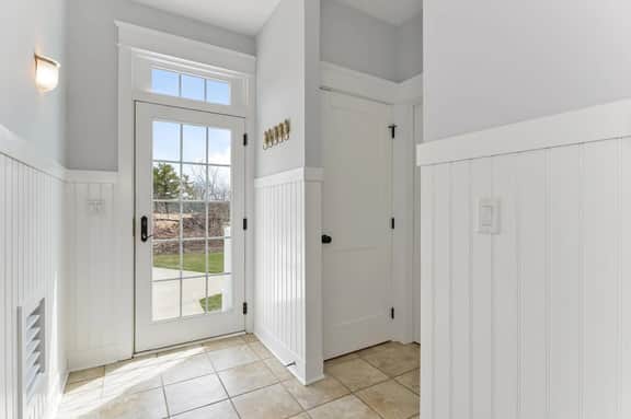 Mermaid townhouse shared pool walk to Saugatuck! - Image 4