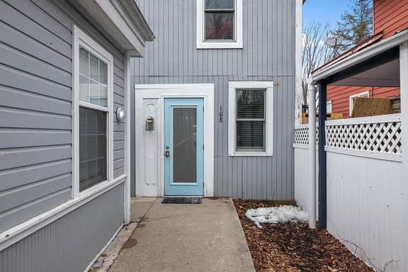 Wallys Place apt heart of Saugatuck walk anywhere! - Image 2