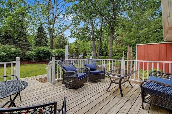 Maple Ridge Red Cottage HOT TUB! - Image 5