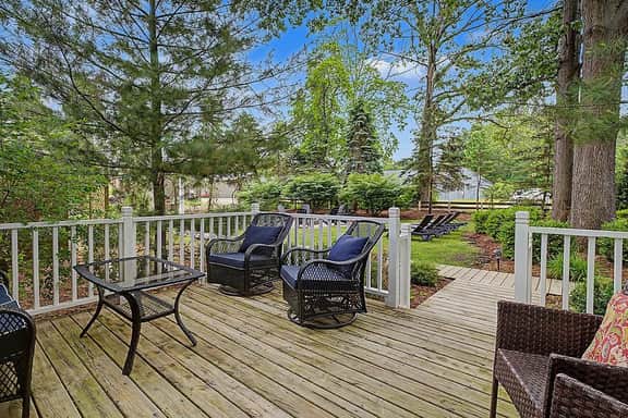 Maple Ridge Brown Cottage HOT TUB! - Image 5