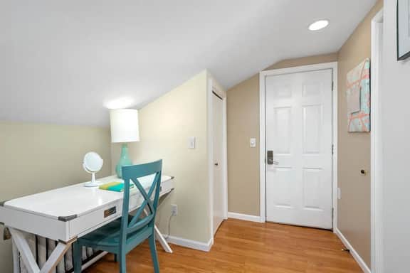 DT View apt in Heart of Saugatuck, walk anywhere! - Image 5
